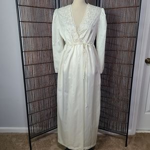 Vintage satin dressing gown Barbizon